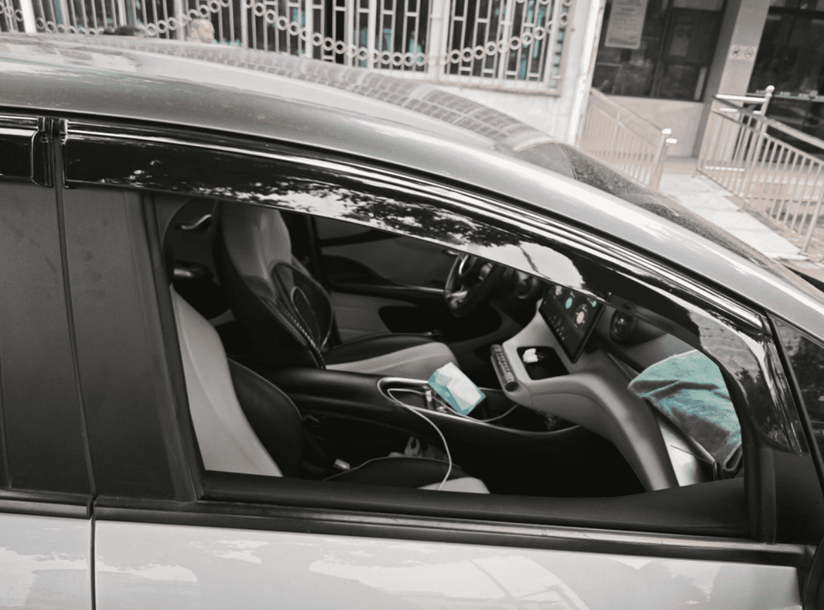 Xevaban.com ở 214 Giải Phóng là đơn vị chuyên cung cấp phụ kiện oto, đồ chơi oto, đồ chơi byd dolphin, phụ kiện byd dolphin, xevaban, 214 giải phóng, vè che mưa byd dolphin, lưỡi che mưa byd dolphin, miếng che mưa cửa sổ byd dolphin.